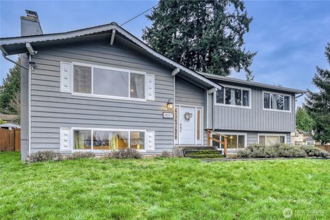 Photo of 18517 44th Avenue W, Lynnwood, WA 98037 (MLS # 2475073)