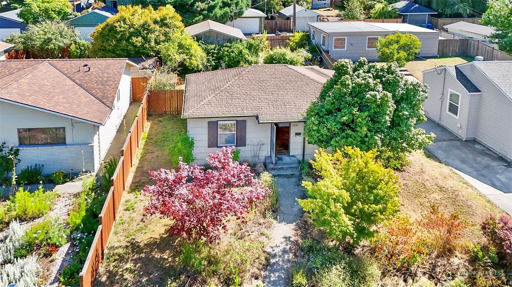 Photo of 3218 47TH Avenue SW, Seattle, WA 98116 (MLS # 2286070)