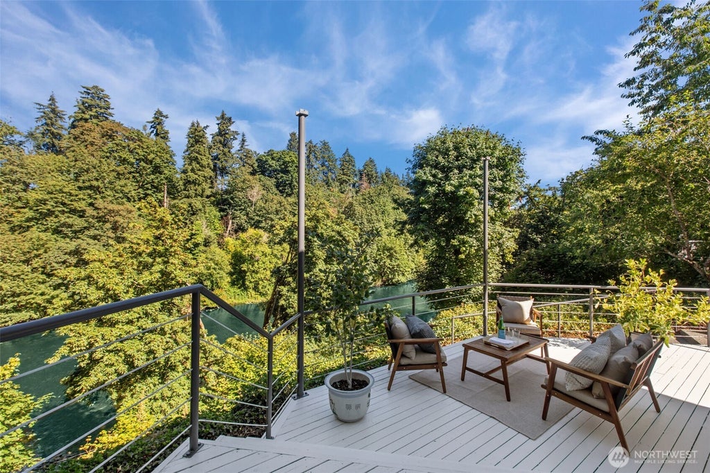 Photo of 26530 Lake Fenwick Road S, Kent, WA 98032 (MLS # 2551550)