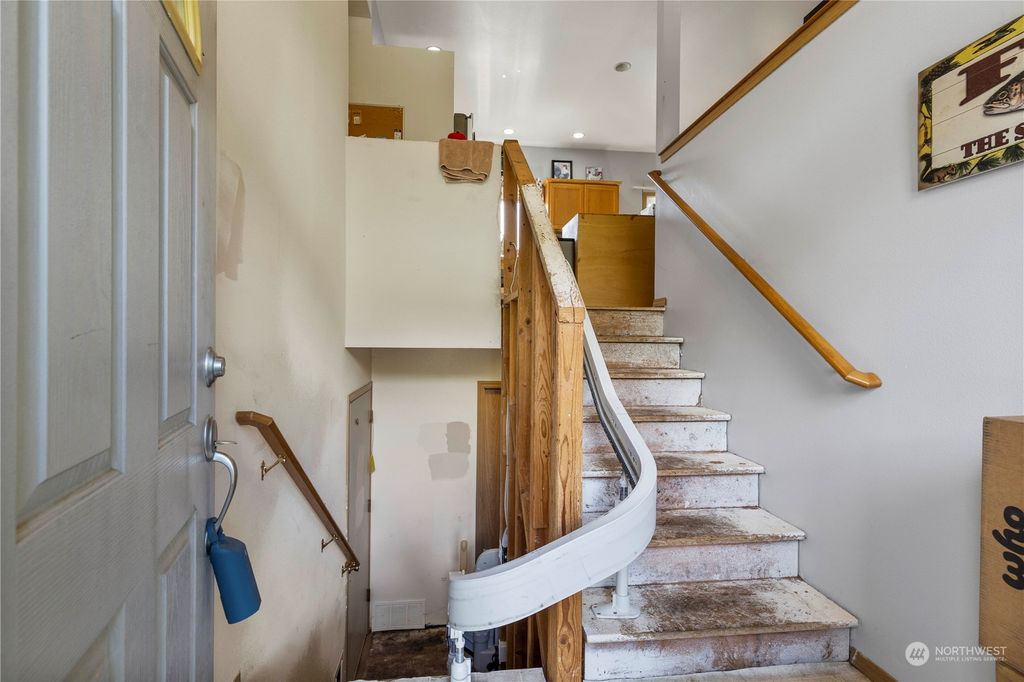 Photo of 906 E Galena Street, Granite Falls, WA 98252 (MLS # 2129667)