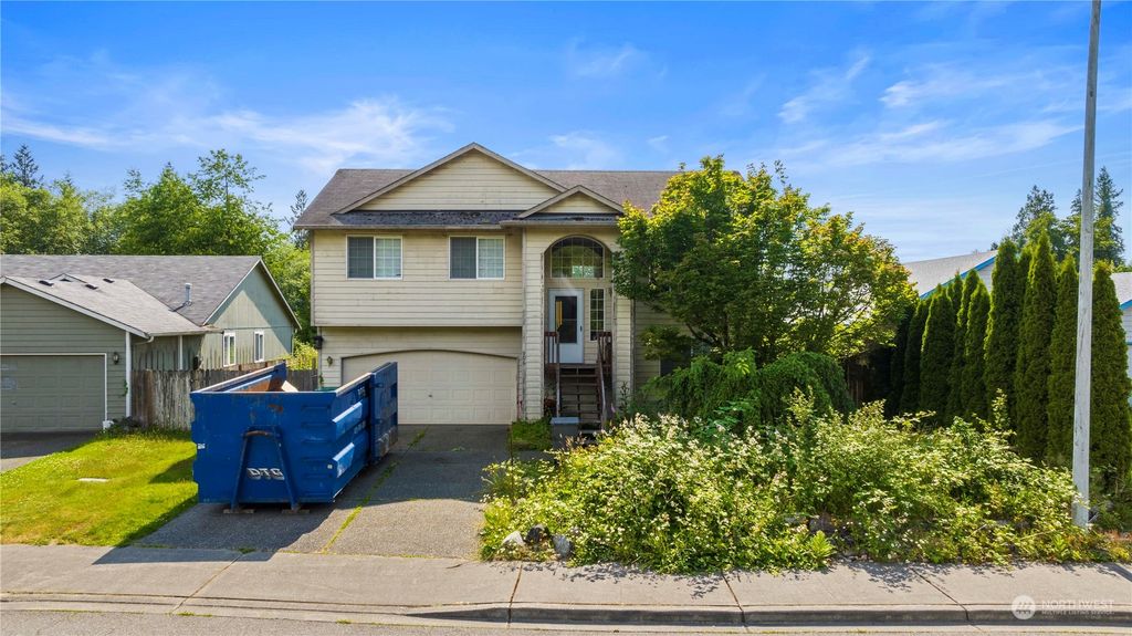 Photo of 906 E Galena Street, Granite Falls, WA 98252 (MLS # 2129667)