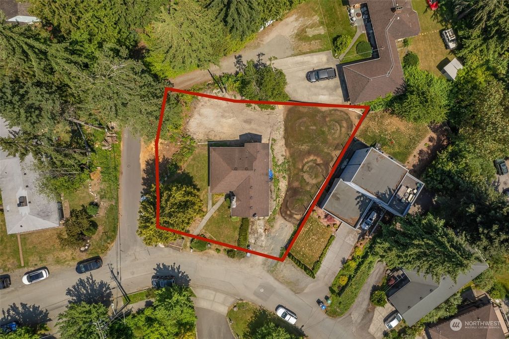 Photo of 13702 3rd Avenue NE, Seattle, WA 98125 (MLS # 2137924)