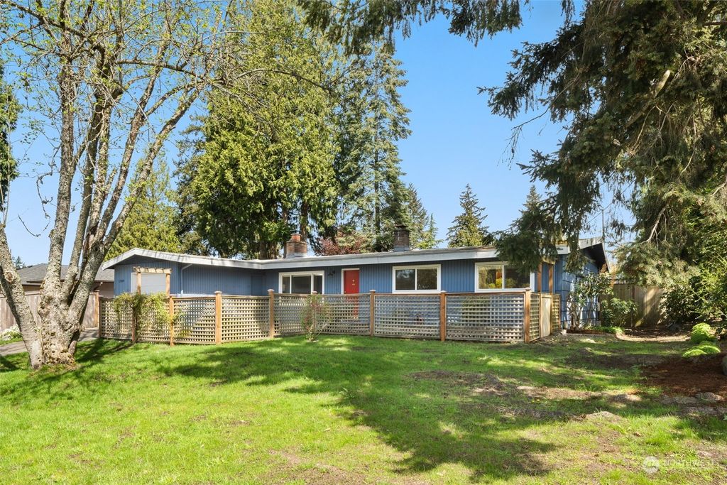 Photo of 1304 144th Avenue SE, Bellevue, WA 98007 (MLS # 2221279)
