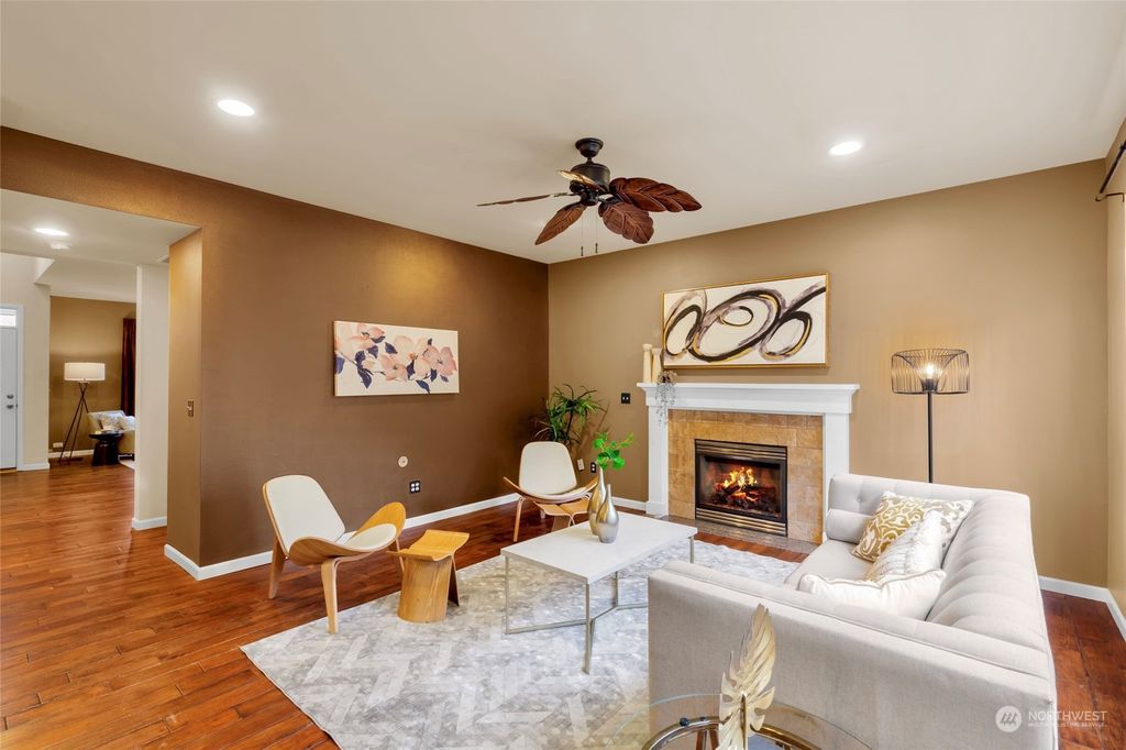 Photo of 3261 NE Marquette Way, Issaquah, WA 98029 (MLS # 2048011)