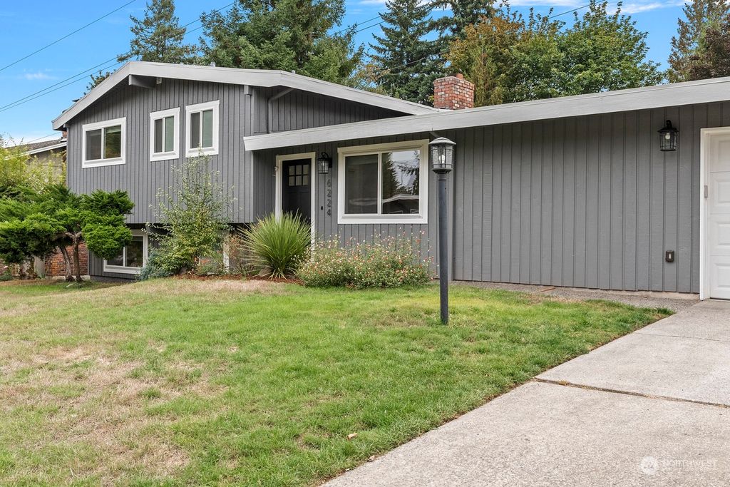 Photo of 6224 123rd Avenue SE, Bellevue, WA 98006 (MLS # 2165270)
