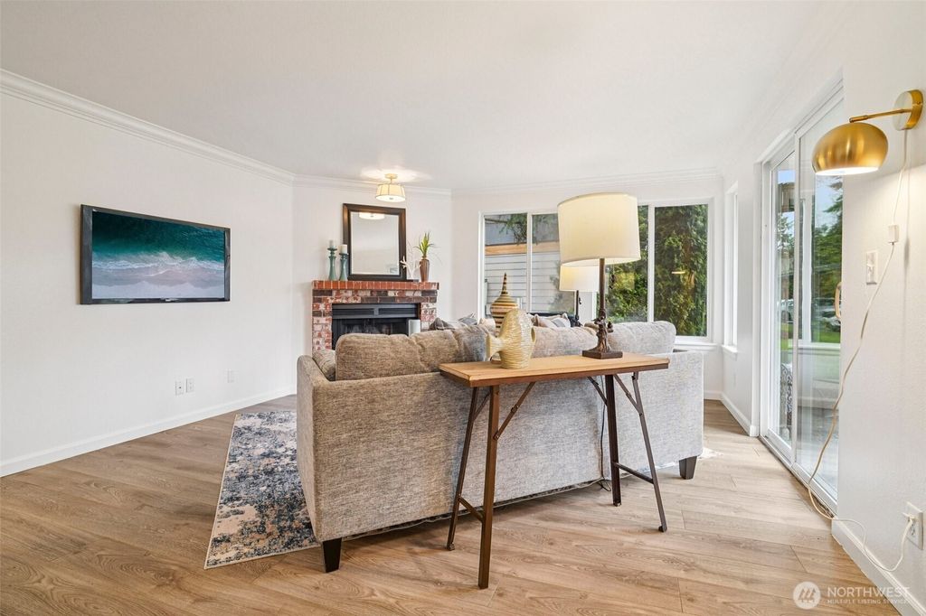 Photo of 10822 NE 148th Lane #J102, Bothell, WA 98011 (MLS # 2489371)