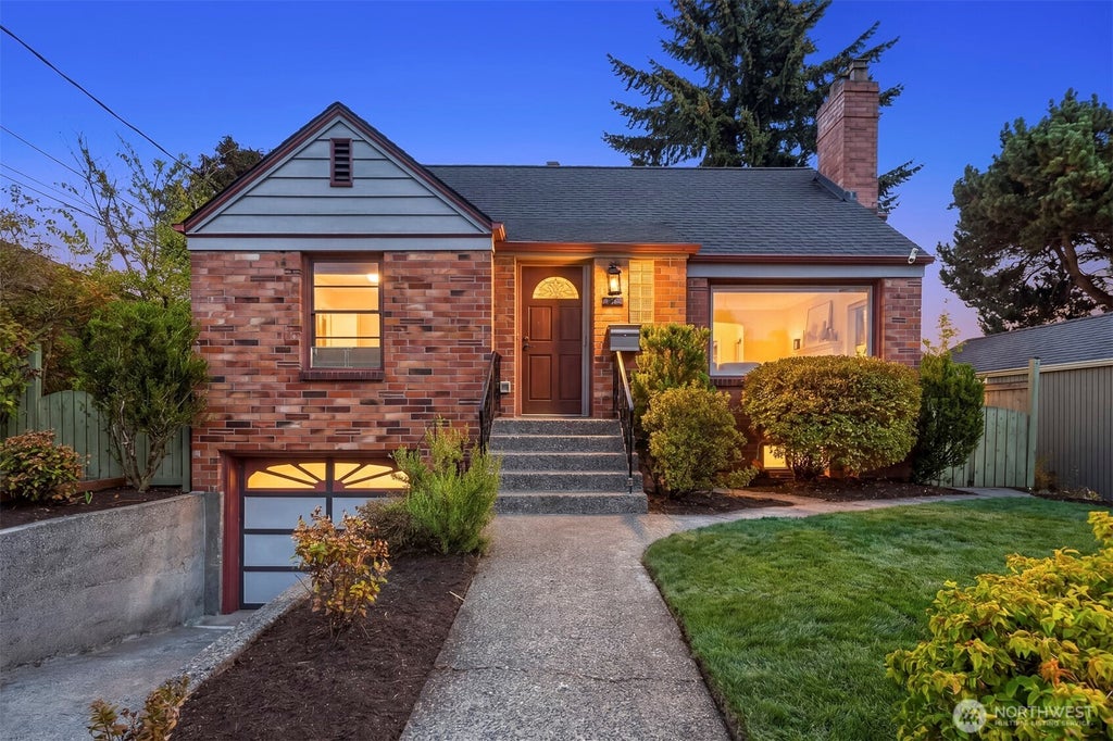 Photo of 7812 Stone Avenue N, Seattle, WA 98103 (MLS # 2584004)