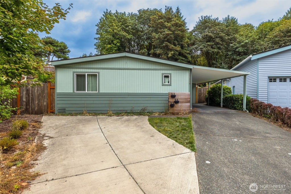 Photo of 17114 117th Ct Ne CT, Bothell, WA 98011 (MLS # 2584379)