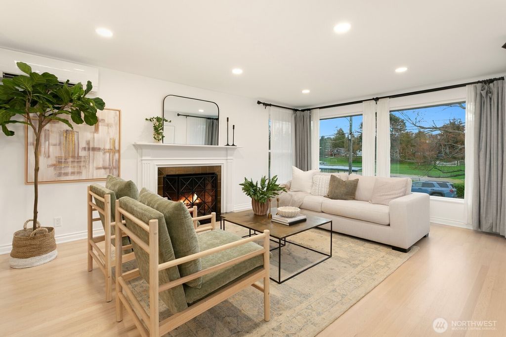 Photo of 2830 32nd Avenue W, Seattle, WA 98199 (MLS # 2492000)