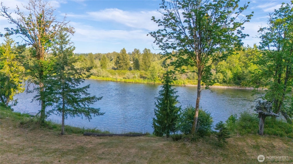 Photo of 243 Middlecrest Drive, Toledo, WA 98591 (MLS # 2548265)