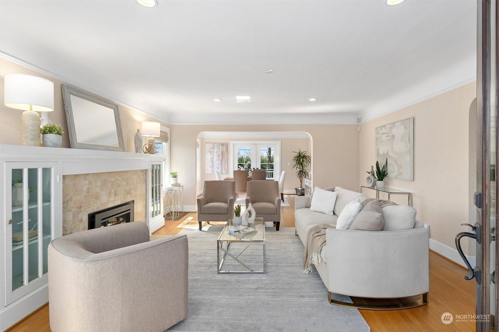 Photo of 5255 42nd Avenue SW, Seattle, WA 98136 (MLS # 2212715)