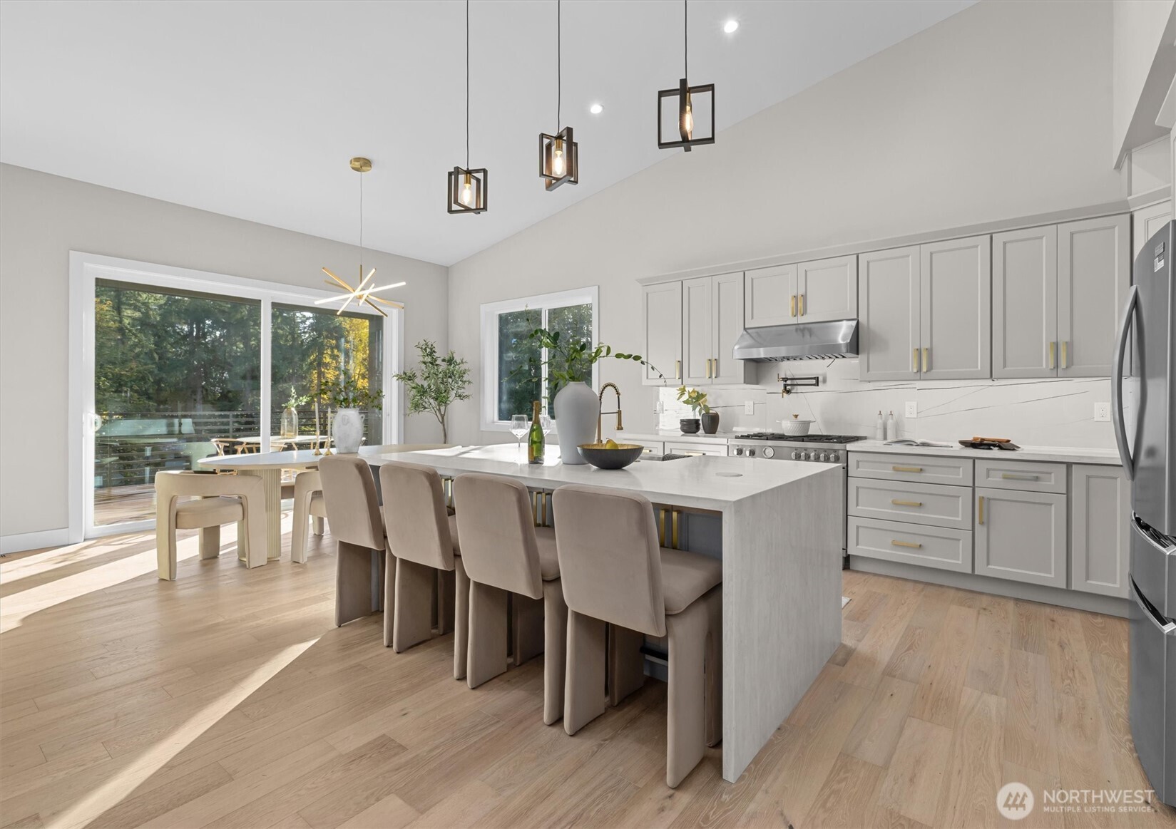 18616 92nd Avenue NE