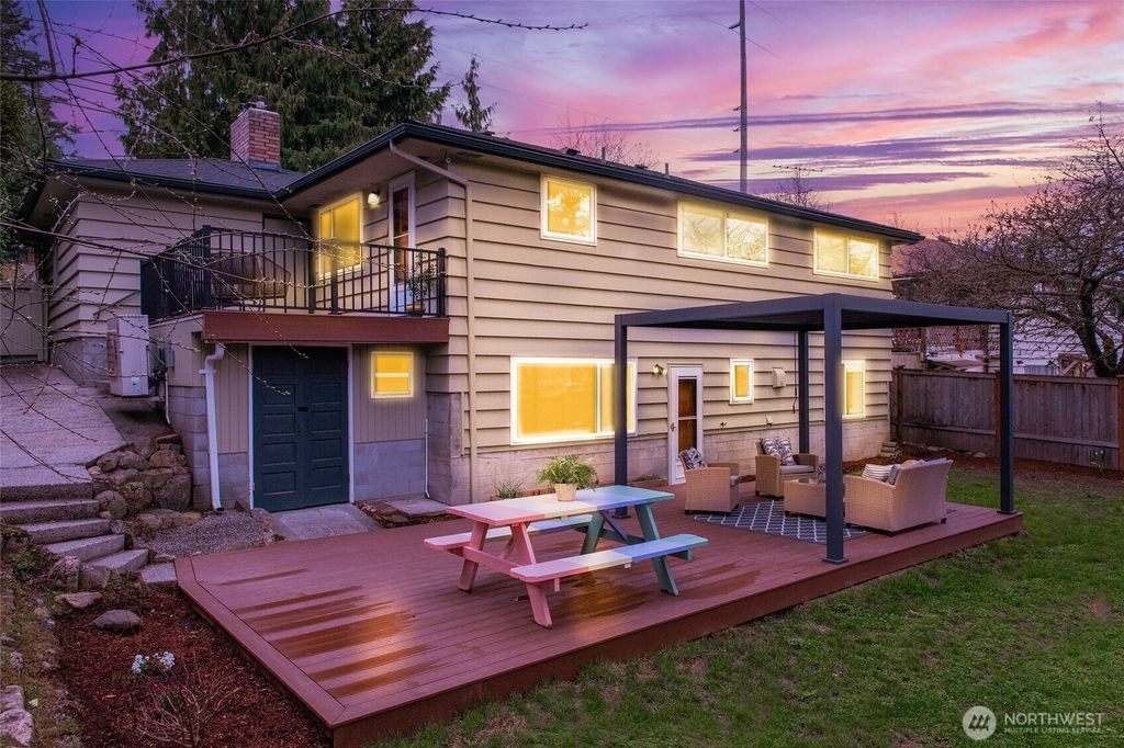 Photo of 16730 Meridian Avenue N, Shoreline, WA 98133 (MLS # 2348037)