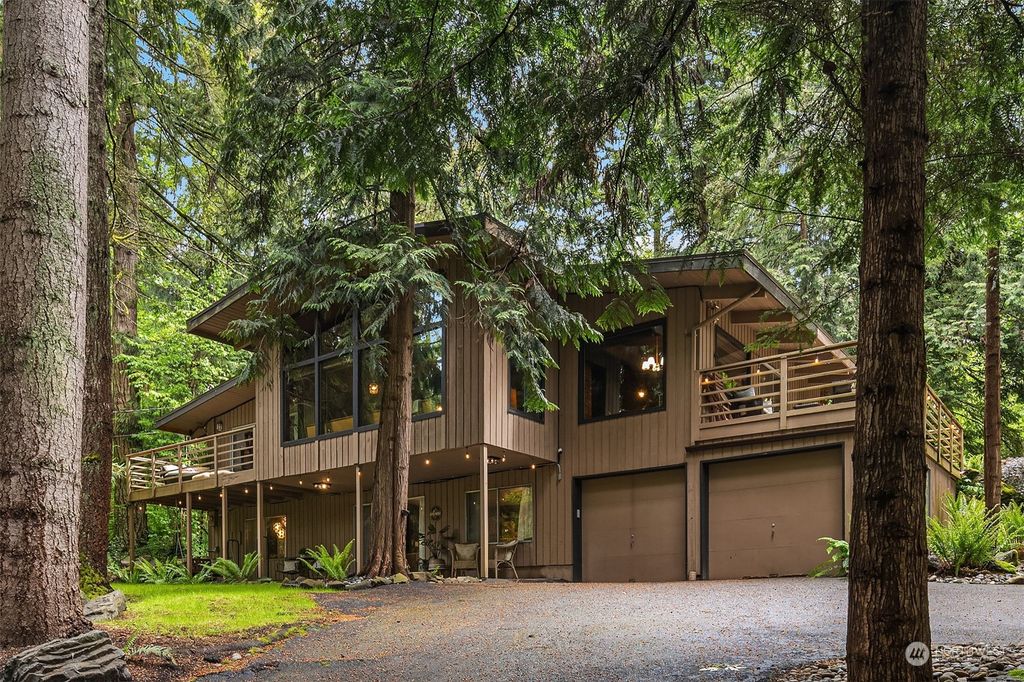 Photo of 15616 258TH Place SE, Issaquah, WA 98027 (MLS # 2242143)