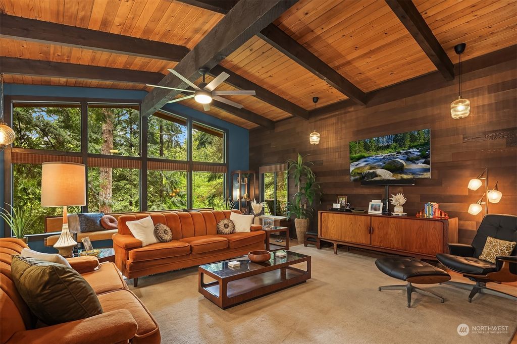 Photo of 15616 258TH Place SE, Issaquah, WA 98027 (MLS # 2242143)