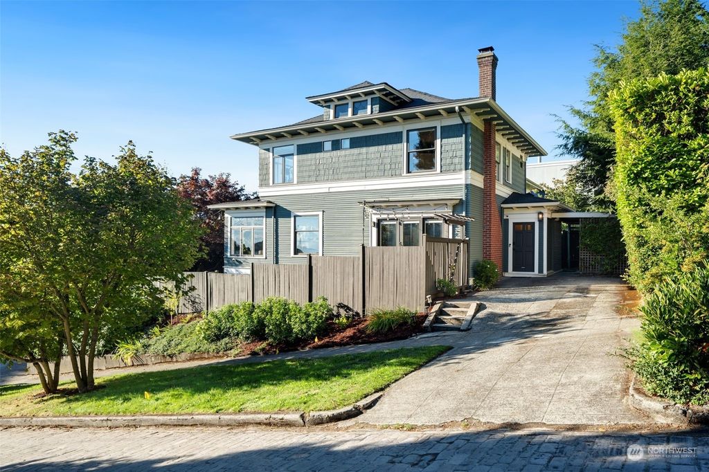 Photo of 1602 10th Avenue W, Seattle, WA 98119 (MLS # 2293040)
