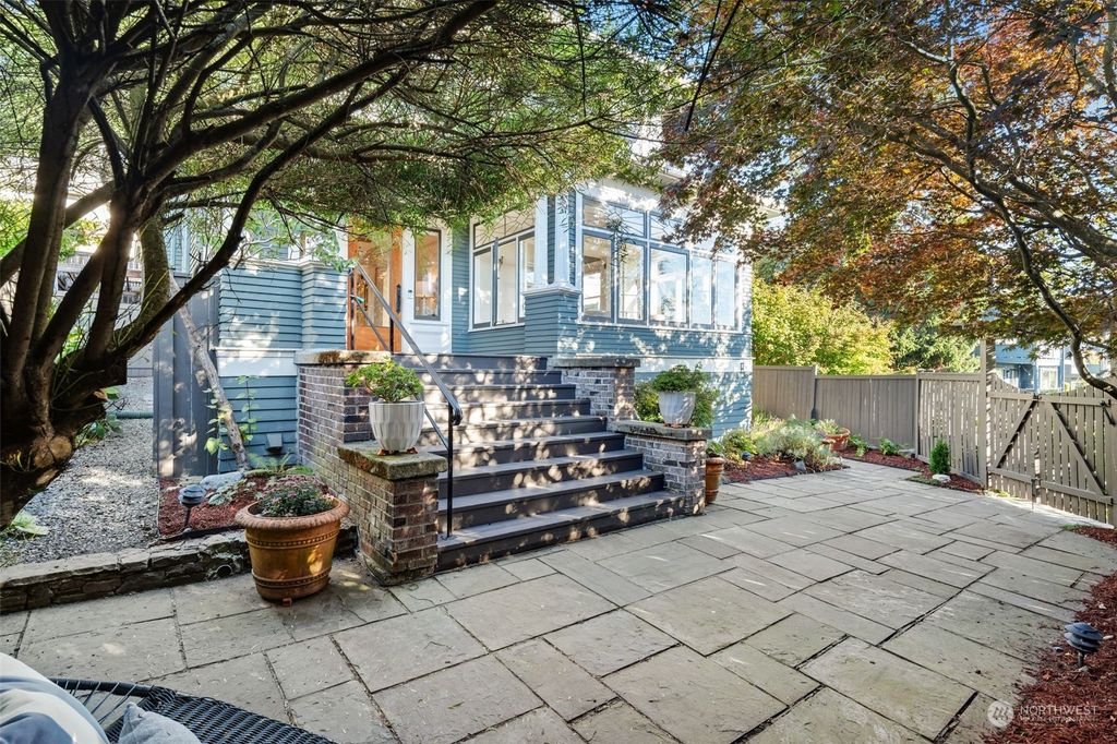Photo of 1602 10th Avenue W, Seattle, WA 98119 (MLS # 2293040)