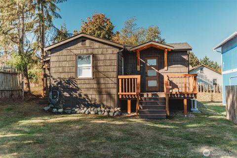 Photo of 2608 S Washington Street, Port Angeles, WA 98362 (MLS # 2443141)