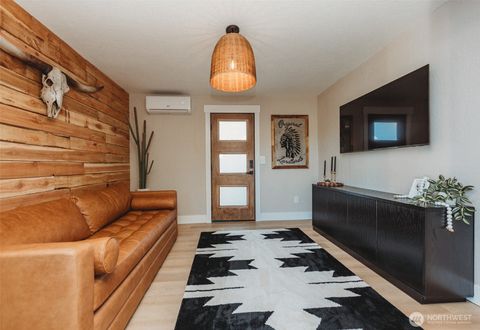 Photo of 2608 S Washington Street, Port Angeles, WA 98362 (MLS # 2443141)