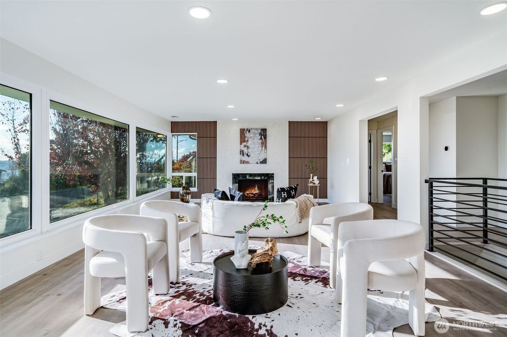 Photo of 10650 Marine View Drive SW, Seattle, WA 98146 (MLS # 2447728)