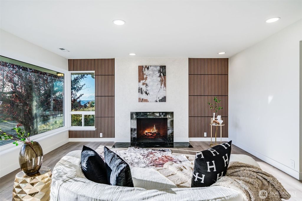 Photo of 10650 Marine View Drive SW, Seattle, WA 98146 (MLS # 2447728)