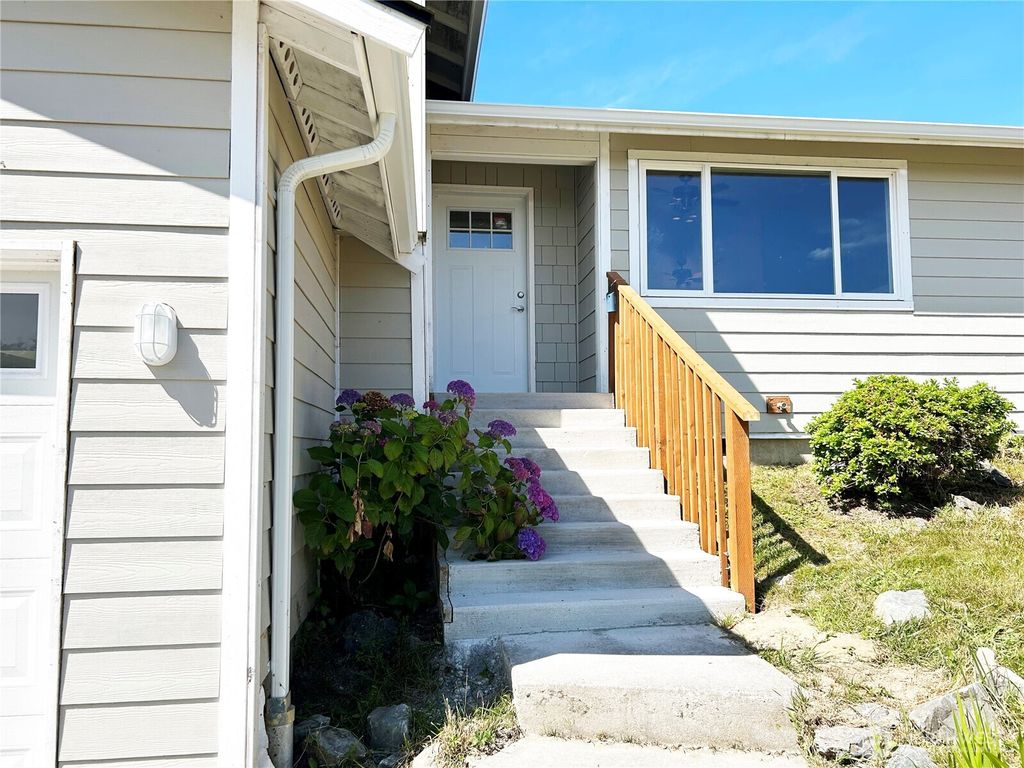 Photo of 27202 Manor Place NW, Stanwood, WA 98292 (MLS # 2377384)