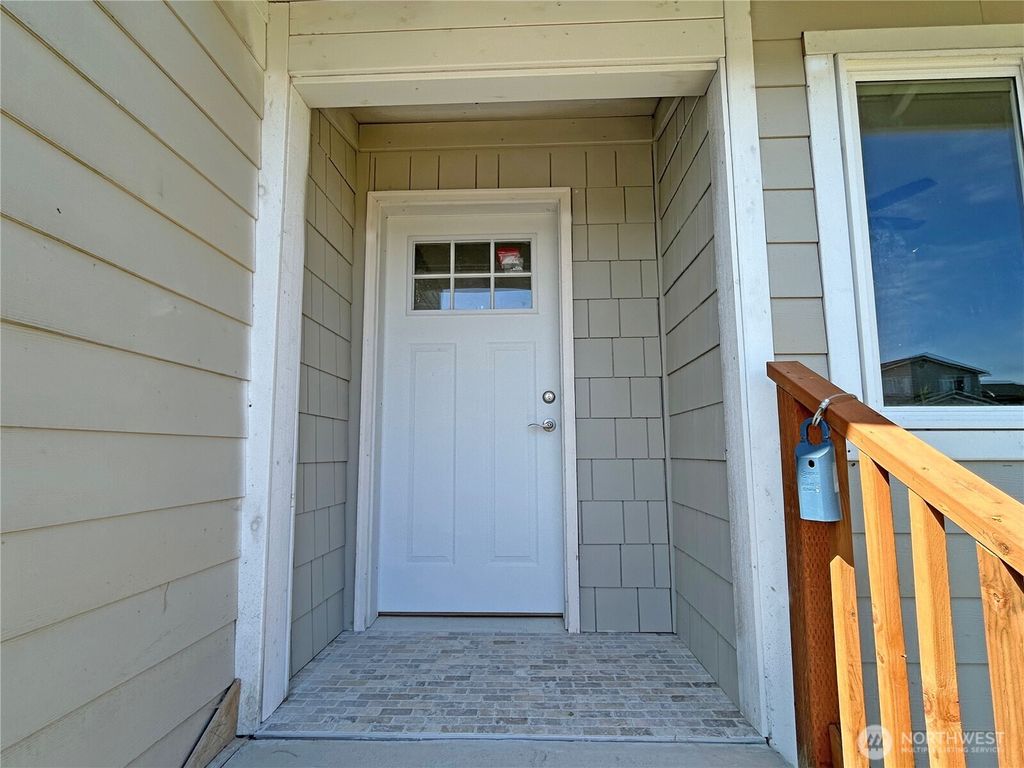 Photo of 27202 Manor Place NW, Stanwood, WA 98292 (MLS # 2377384)