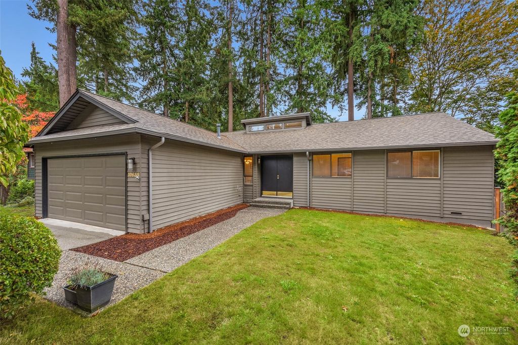 Photo of 10635 NE 145th Place, Bothell, WA 98011 (MLS # 2170075)