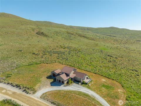 Photo of 552 Bill Shaw Road, Pateros, WA 98846 (MLS # 2523302)