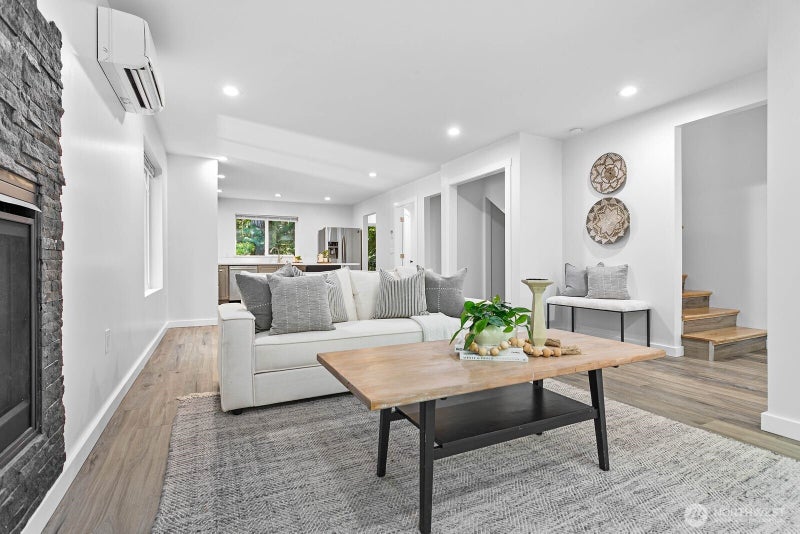 8 White Mountain Lane