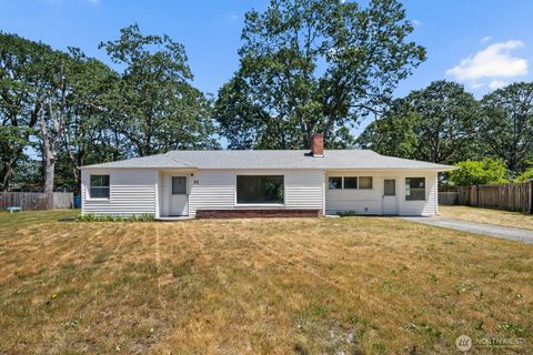 Photo of 31 Crescent Cir SW CIR, Lakewood, WA 98499 (MLS # 2526795)
