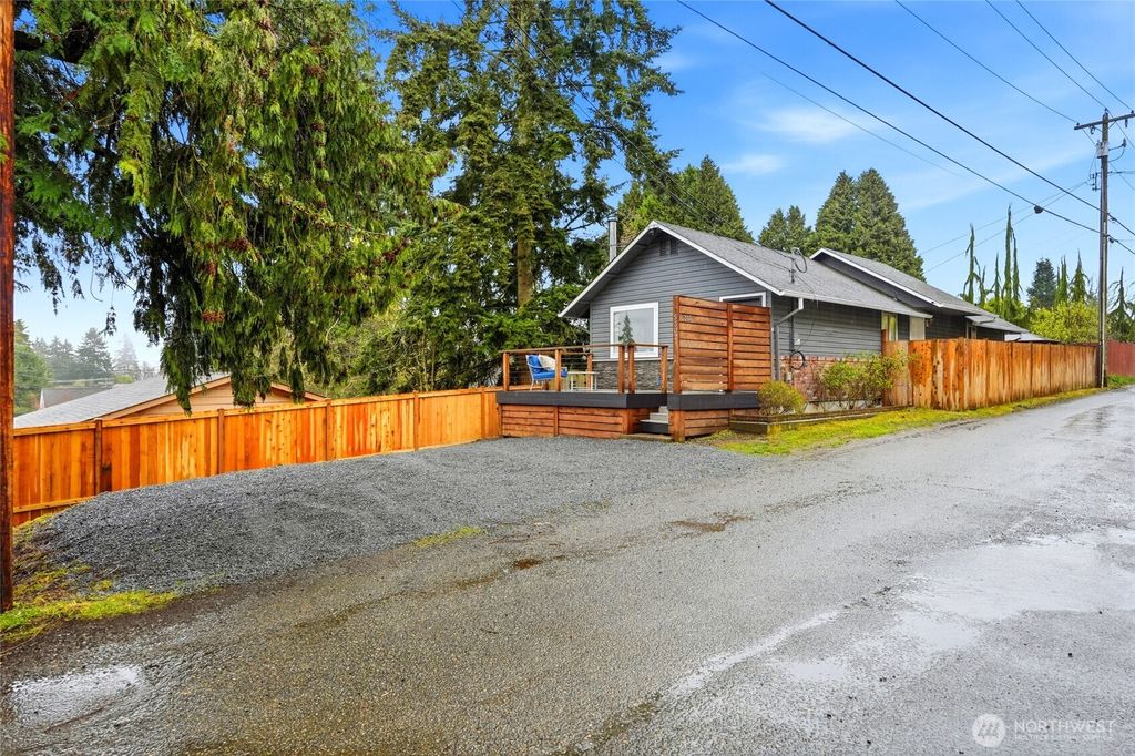 Photo of 5302 Wetmore Avenue, Everett, WA 98203 (MLS # 2499549)