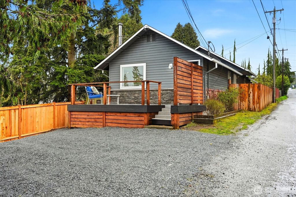 Photo of 5302 Wetmore Avenue, Everett, WA 98203 (MLS # 2499549)