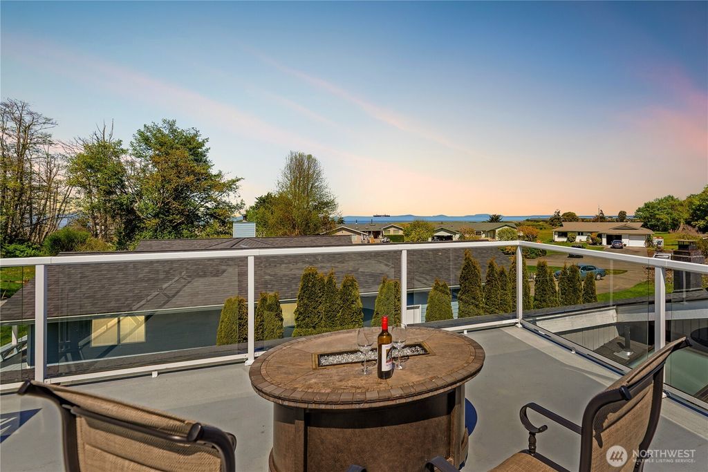 Photo of 293 N Ridge View Dr Dr, Port Angeles, WA 98362 (MLS # 2516517)
