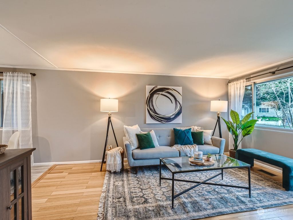 Photo of 30653 3rd Avenue SW, Federal Way, WA 98023 (MLS # 2030203)