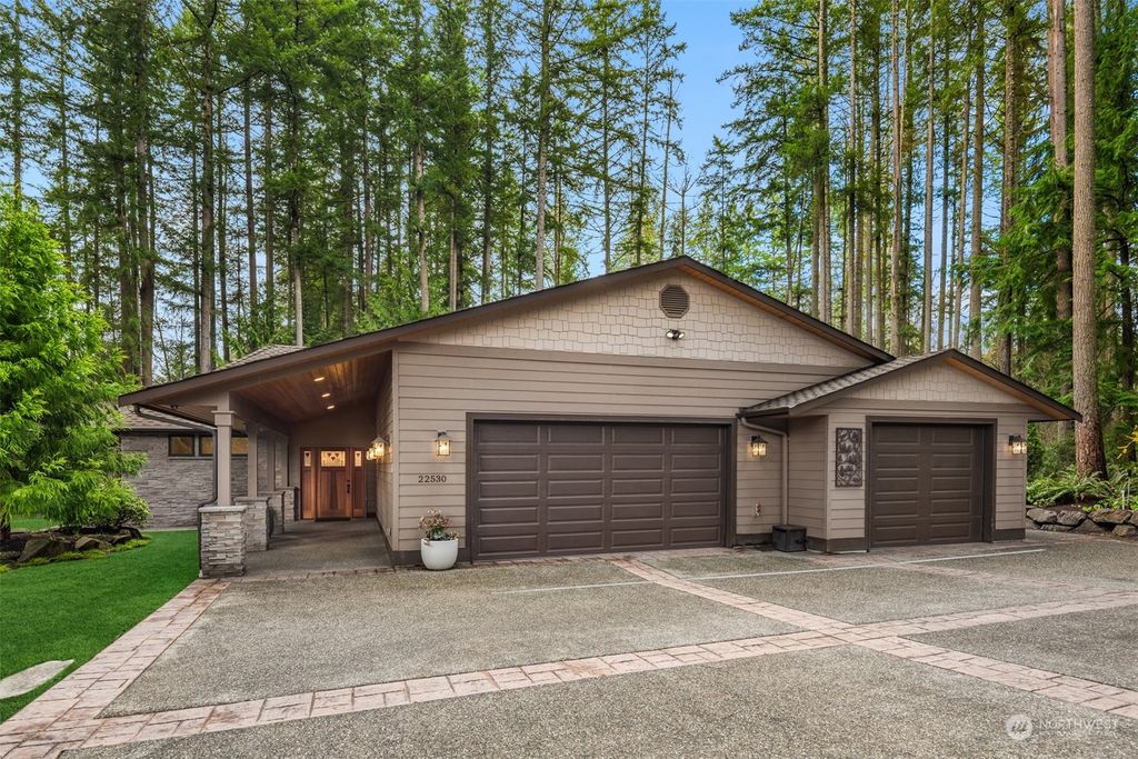 Photo of 22530 95th Avenue SE, Woodinville, WA 98077 (MLS # 2214994)