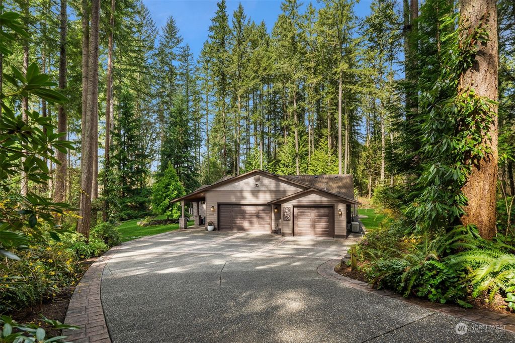Photo of 22530 95th Avenue SE, Woodinville, WA 98077 (MLS # 2214994)