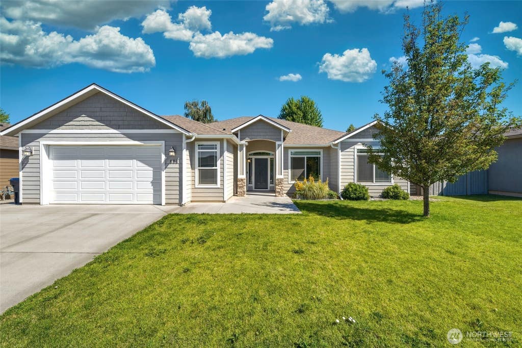 Photo of 886 Boulder Street, Walla Walla, WA 99362 (MLS # 2552815)