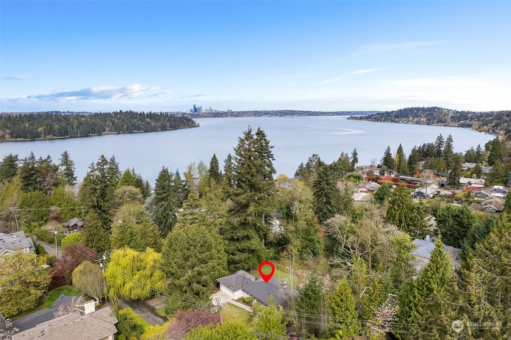 Photo of 8032 SE 57th Street, Mercer Island, WA 98040 (MLS # 2058635)