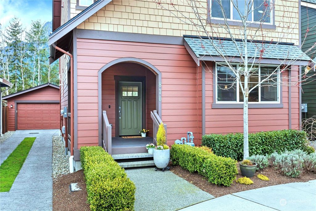 Photo of 870 NE 2nd Street, North Bend, WA 98045 (MLS # 2050228)