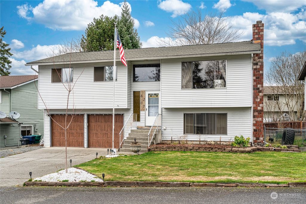 Photo of 6207 97th Street NE, Marysville, WA 98270 (MLS # 2025590)
