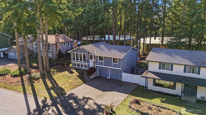 5456 Pineridge Drive NE
