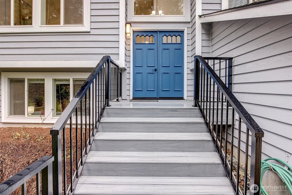 Photo of 16233 NE 107th Ct. Ct, Redmond, WA 98052 (MLS # 2474983)