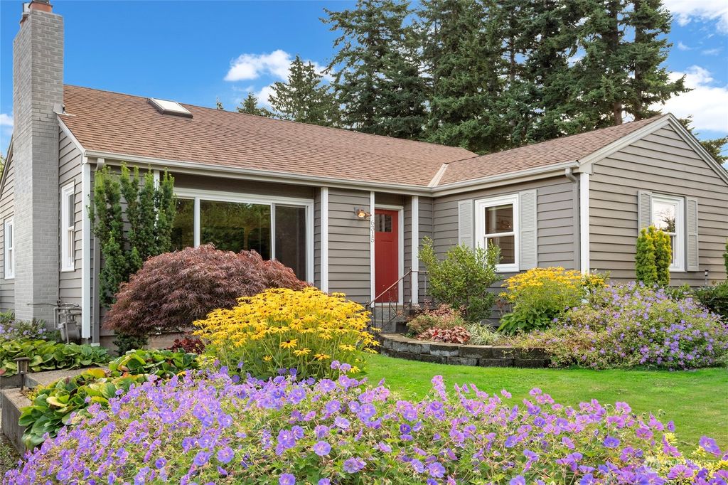 Photo of 6315 Cypress Street, Everett, WA 98203 (MLS # 2150722)