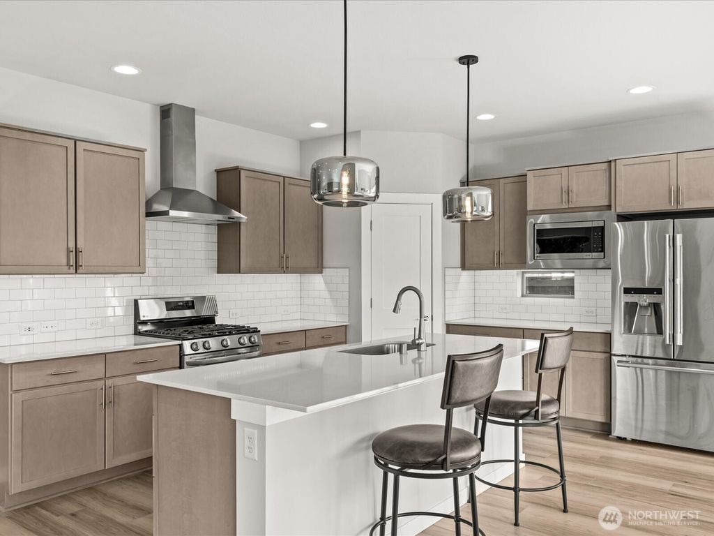 Photo of 11521 SE 236th Street, Kent, WA 98031 (MLS # 2348606)