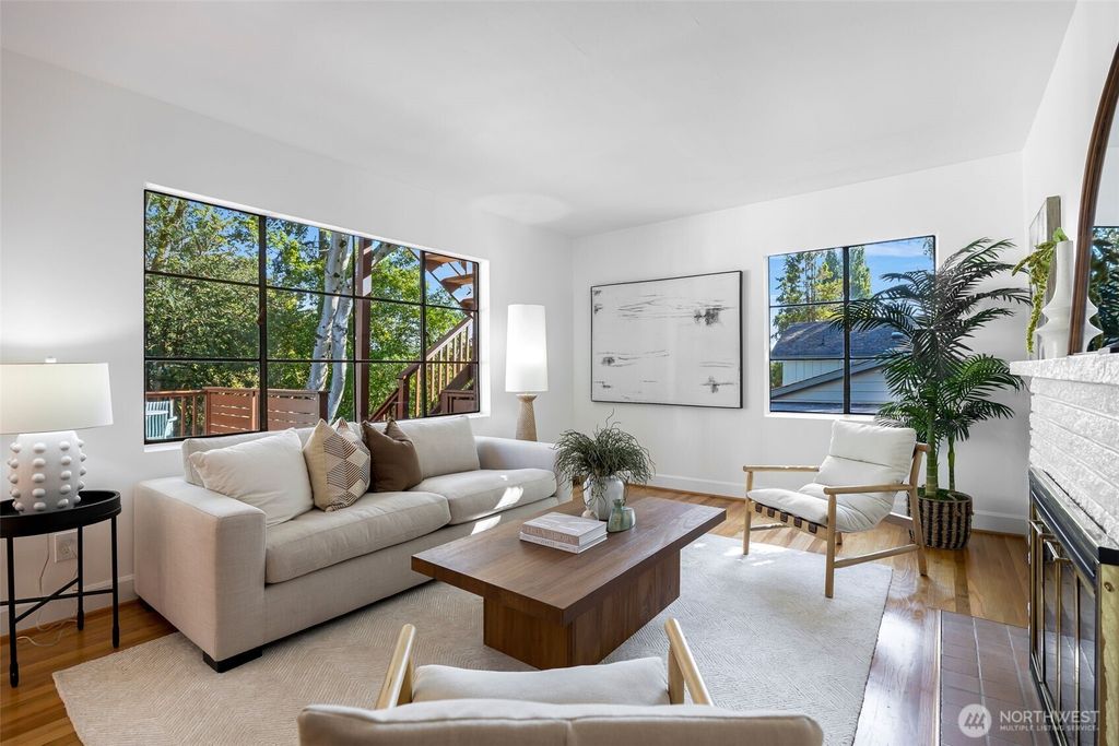 Photo of 5716 38th Ave Ave NE, Seattle, WA 98105 (MLS # 2442686)