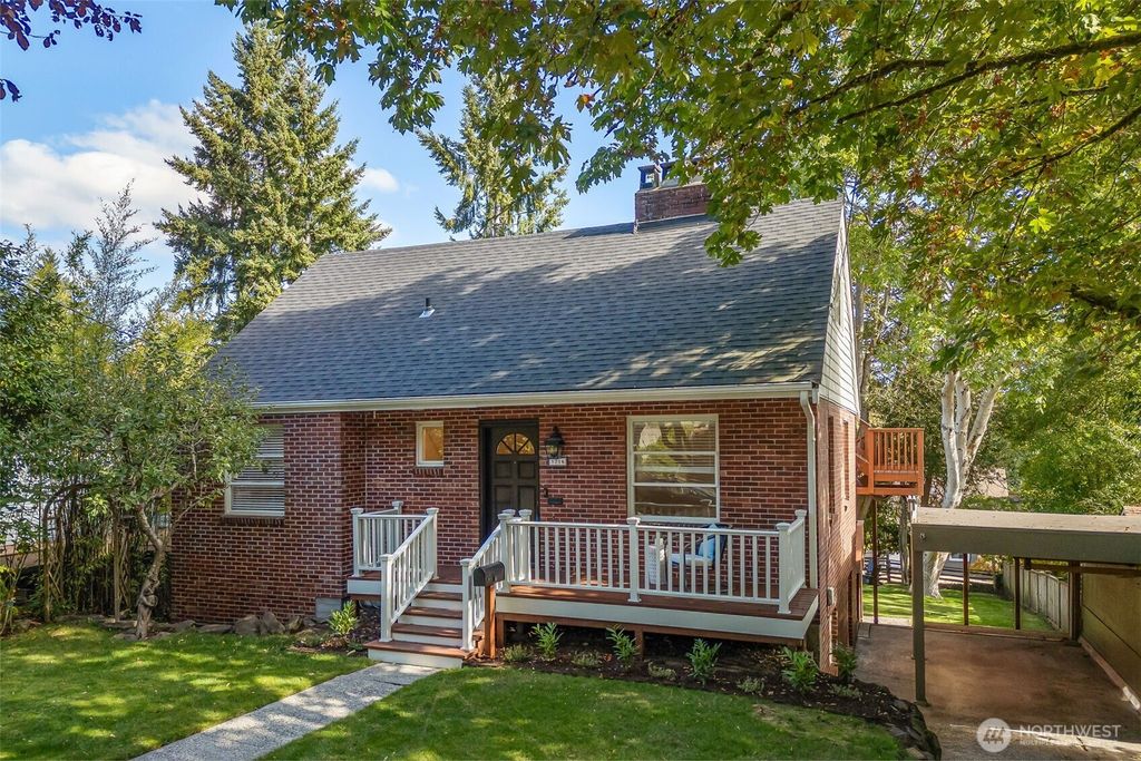 Photo of 5716 38th Ave Ave NE, Seattle, WA 98105 (MLS # 2442686)