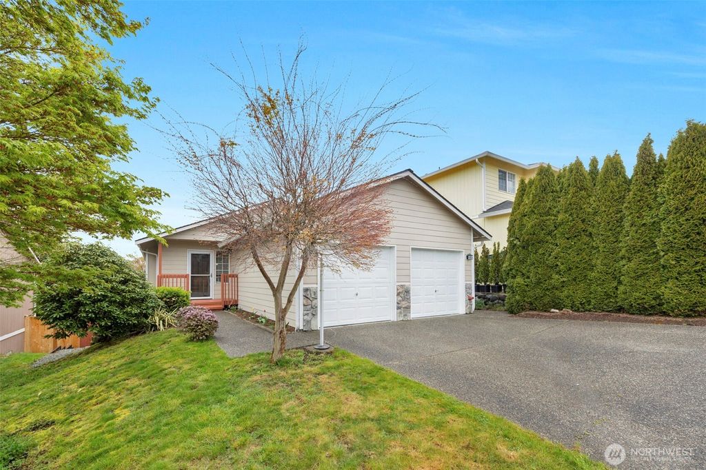 Photo of 11125 16th Place SE, Lake Stevens, WA 98258 (MLS # 2507339)