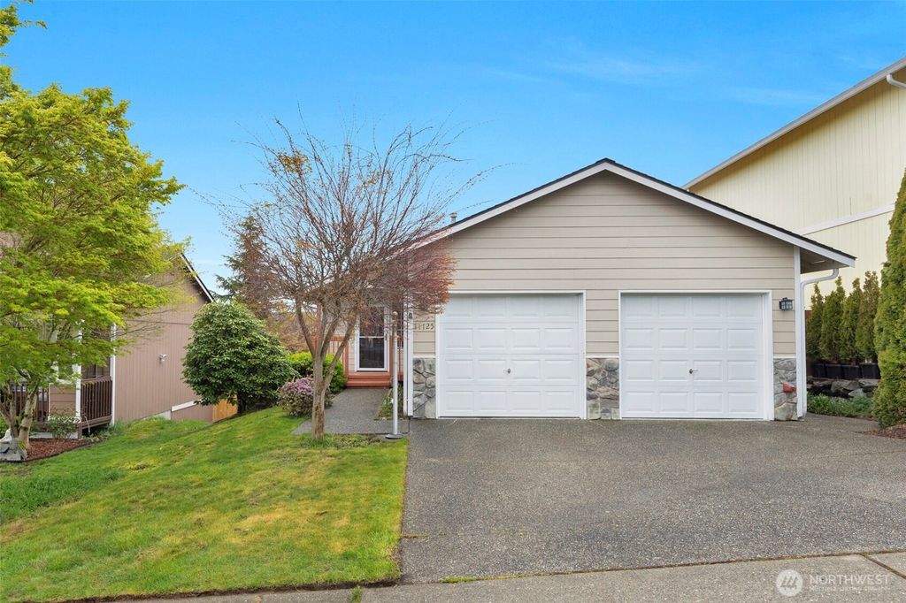 Photo of 11125 16th Place SE, Lake Stevens, WA 98258 (MLS # 2507339)