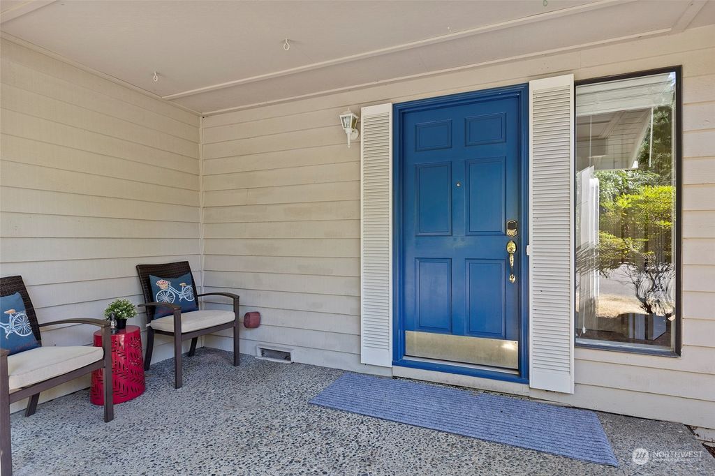 Photo of 17725 NE 103rd Court, Redmond, WA 98052 (MLS # 2268770)